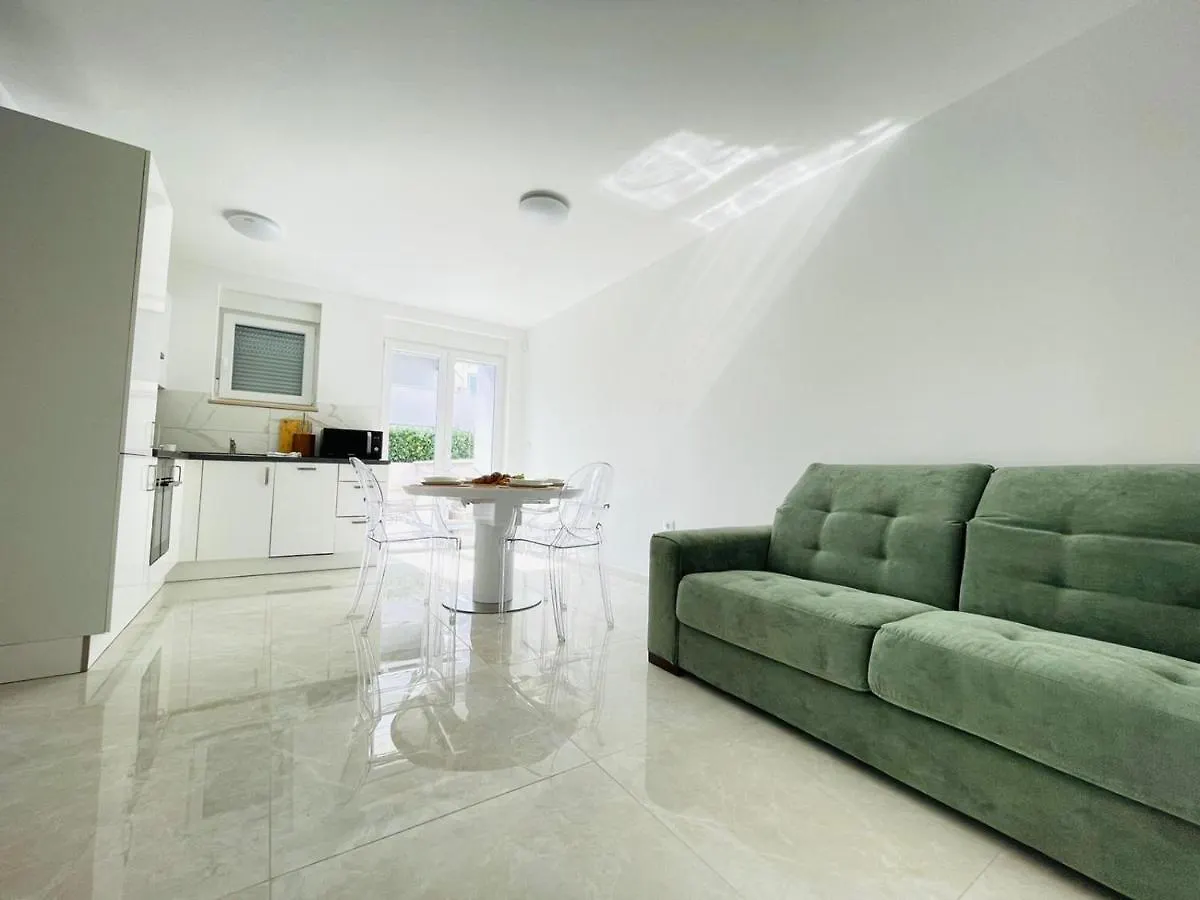 Seascape Residence Pjescana Uvala 0*,  Croatia