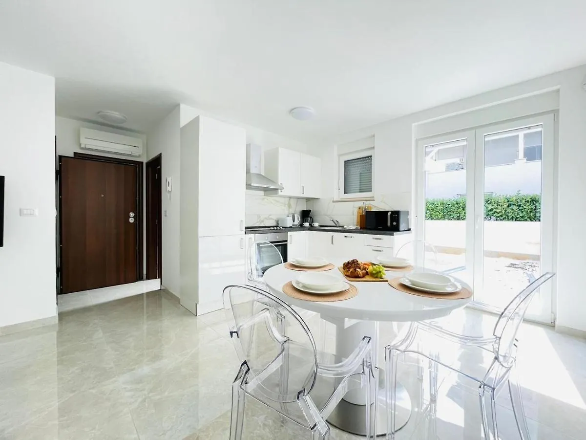 Seascape Residence Pjescana Uvala 0*,